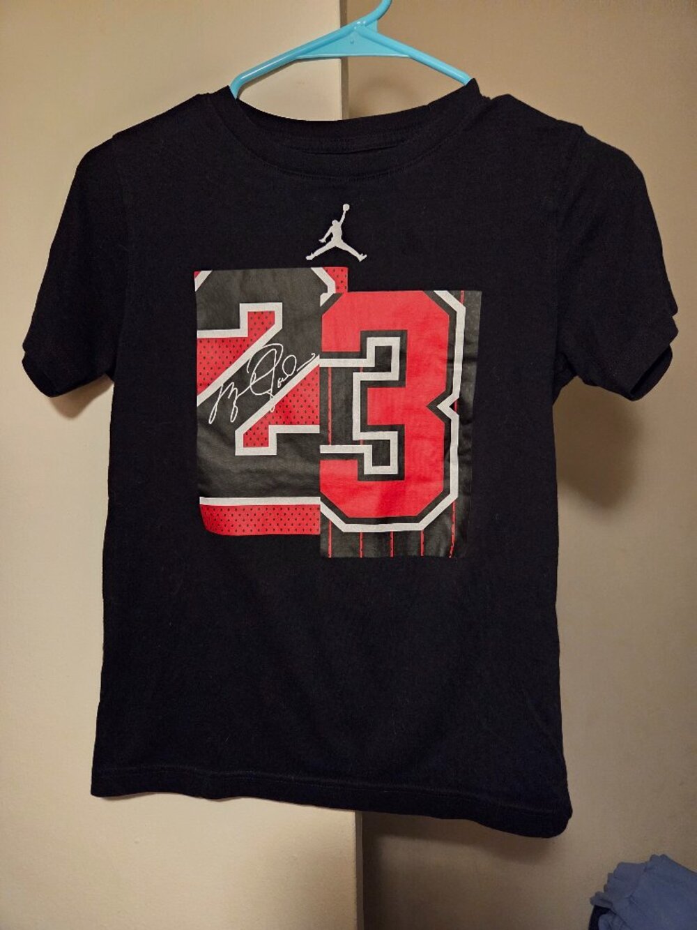 Boys nike jordan shirt size medium 10-12 years